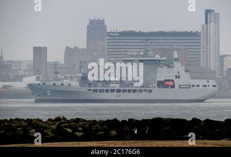 RFA Tiderace a Liverpool prima di partire per avviare le prove in mare Credit Ian Fairfrate/Alamy Stock Foto Foto Stock