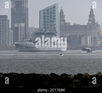 RFA Tiderace a Liverpool prima di partire per avviare le prove in mare Credit Ian Fairfrate/Alamy Stock Foto Foto Stock