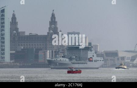 RFA Tiderace a Liverpool prima di partire per avviare le prove in mare Credit Ian Fairfrate/Alamy Stock Foto Foto Stock