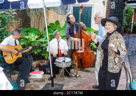 New Orleans Louisiana, quartiere francese, Royal Street, The Court of Two Sisters, buffet di brunch jazz, cibo, tutto quello che puoi mangiare, cucina creola, ristorante storico Foto Stock