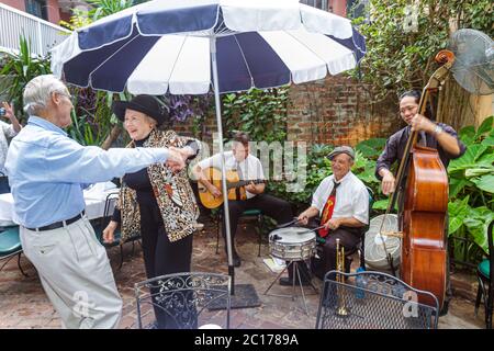 New Orleans Louisiana, quartiere francese, Royal Street, The Court of Two Sisters, buffet di brunch jazz, cibo, tutto quello che puoi mangiare, cucina creola, ristorante storico Foto Stock
