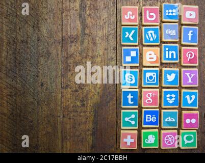 QUEENSTOWN, SUDAFRICA - 09 APRILE 2017: Logo social media popolare collezione stampata e luogo Foto Stock