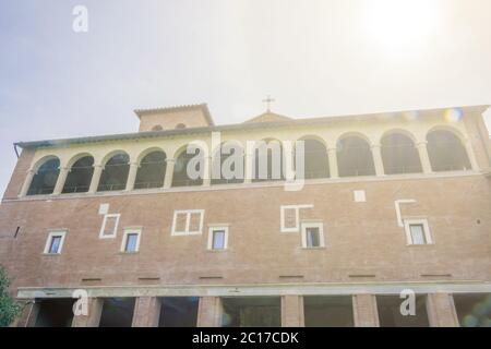 Facciata dell'antica basilica di San Saba a Roma Foto Stock