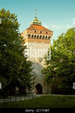 Porta di San Florian nella città vecchia di Cracovia, Polonia Foto Stock