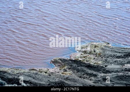 Rifiuti di produzione viene accumulato in acqua Foto Stock