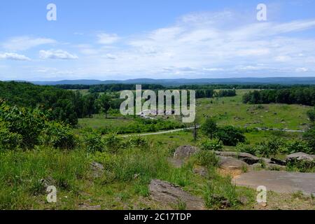 Vista del Devil's Den da Little Round Top nel Gettysburg National Military Park Foto Stock