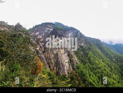 Panorama della valle di Paro e del monastero di Taktsang Lakhang, Bhutan Foto Stock