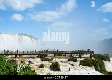 Punto di vista del Brasile Iguacu, Ponte Foto Stock