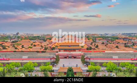 Vista Ariel dello skyline di Pechino con il palazzo cinese della Città Proibita a Pechino, Cina Foto Stock