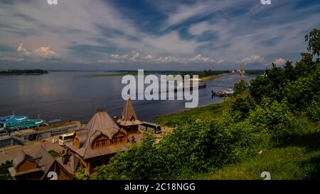 Vista fiume Volga dalla collina di Gorodets città Russia Foto Stock