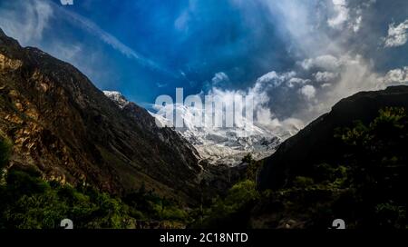 Vista Rakaposhi picco, Karakorum Montagne del Pakistan Foto Stock