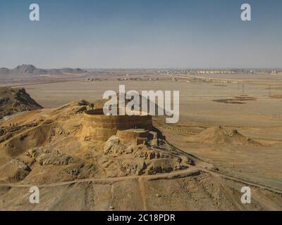 Torre del silenzio zoroastriano luogo sepoltura, Yazd Iran Foto Stock