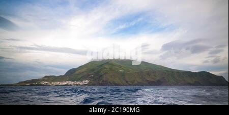 Vista mare panoramica dell'isola di Corvo, Azzorre, Portogallo Foto Stock