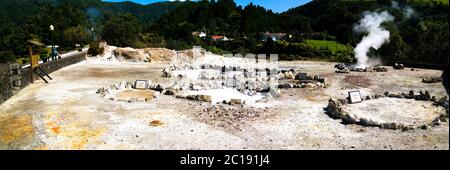 Campi geotermici vicino al lago di Furnas, Sao Miguel, Azzorre, portogallo Foto Stock