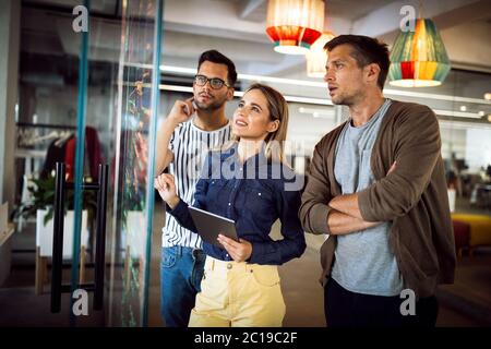 Gli imprenditori desginers architetti la gente di affari conferenza in Office Foto Stock