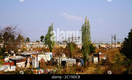 Vista panoramica su soweto favela periferia di Johannesburg, Sud Africa Foto Stock