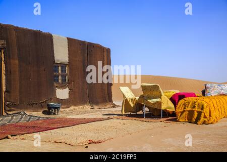 AIT Saoun, Marocco - 22 febbraio 2016: Tenda casa nel deserto Foto Stock