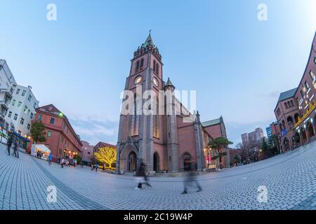 Myeongdong Cattedrale al crepuscolo a Seoul, Corea del Sud Foto Stock