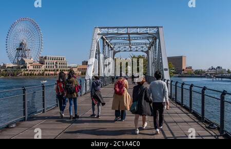 Passeggiata pedonale al ponte di ferro, passeggiata Kishamichi, Yokohama, Giappone. Foto Stock