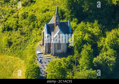 Foto aerea, Kreuzbergkapelle, Arnsberg, Sauerland, Hochsauerlandkreis, Nord Reno-Westfalia, Germania, luogo di culto, DE, Europa, Chiesa, Chiesa Foto Stock