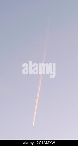 Vertical Frame trail da un aereo che sorvola il quartiere di South Jordan City Foto Stock