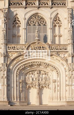 Francia, Ain, Bourg en Bresse, Monastero reale di Brou restaurato nel 2018, la chiesa di San Nicola de Tolentino capolavoro del gotico fiammeggiante Foto Stock