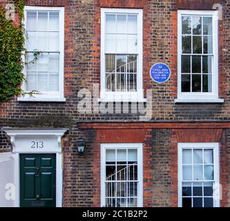 Targa inglese Heritage Blue al 211 King's Road, Chelsea, Londra, per Sir Carol Reed (1906-1976), regista del film The Third Man. Foto Stock