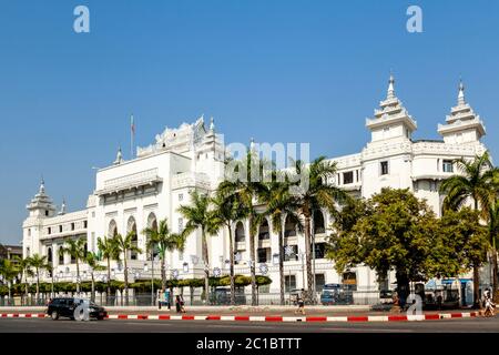 Yangon City Hall di Yangon, Myanmar. Foto Stock