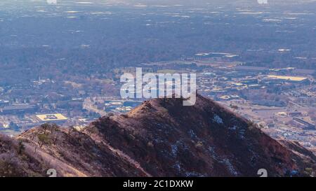 Panorama Mountain Summit con vista su Salt Lake City, Utah Foto Stock