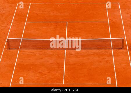 Vista su un campo da tennis in terra battuta e linea di base Foto Stock