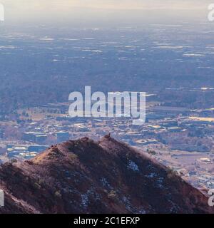 Square Mountain si affaccia su Salt Lake City, Utah Foto Stock