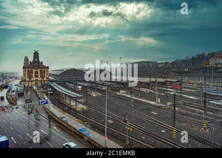 Vista panoramica della stazione ferroviaria principale di Praga, Praga, Repubblica Ceca, aprile 2018 Foto Stock
