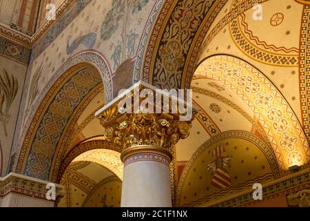 Budapest, Ungheria - 27 marzo 2018: Interno della Sala Romana ristrutturata nel Museo delle Belle Arti Foto Stock