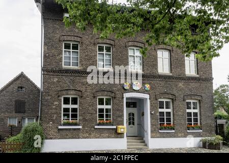 Edificio nel centro di Krudenburg, ex villaggio di Treidler sul Lippe, Germania, UE Foto Stock