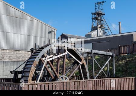 Pendeen.Cornwall.United Kingdom.February 20th 2020.View della ruota dell'acqua a Geevor miniera di stagno in Cornovaglia Foto Stock