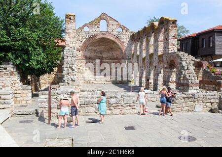 NESEBAR, BULGARIA - 21 giugno 2018: Nesebar è una città antica e una delle principali località balneari del Mar Nero bulgaro Co Foto Stock