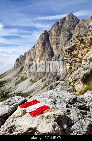 Segnavia su una pietra Foto Stock