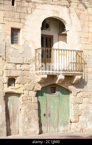 Antica casa storica rustica risalente ai primi del 1800 a Marsaxlokk, Malta. Foto Stock