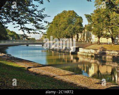 Ponte sul fiume Aura a Turku, Finlandia Foto Stock