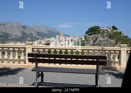 Paesaggi urbani, facciate di case, il paesaggio di Polop de la Marina, Costa Blanca, Spagna, giugno, 2019 Foto Stock