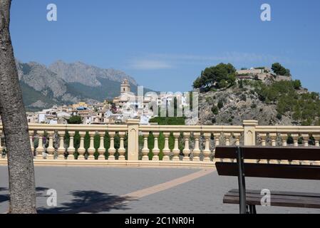 Paesaggi urbani, facciate di case, il paesaggio di Polop de la Marina, Costa Blanca, Spagna, giugno, 2019 Foto Stock
