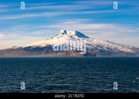 Vulcano Beerenberg sull'isola di Jan Mayen Foto Stock