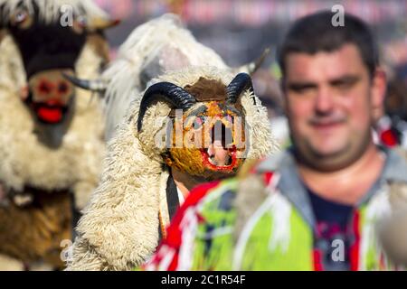 Festival dei giochi Masquerade Surva Foto Stock