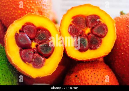GAC frutta (Momordica cochinchinchinensis) Foto Stock