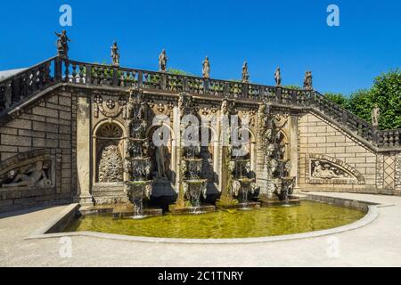 Germania, Hannover - Cascade nel Parco di Herrenhausen Foto Stock