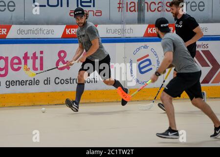 Lugano, Svizzera. 15 giugno 2020. 15.06.20, Lugano, Corner Arena, Hockey su ghiaccio, allenamento dopo Corona Virus: HC Lugano. Avanti Sandro Zangger Credit: SPP Sport Press Photo. /Alamy Live News Foto Stock