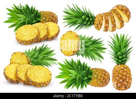 Ananas intero e a fette isolato su bianco Foto Stock