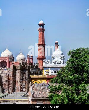 Panorama di Lahore fort, la moschea Badshahi e Samadhi di Ranjit Singh di Lahore Punjab, Pakistan Foto Stock