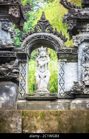 Una statua indù in Bali Indonesia Foto Stock