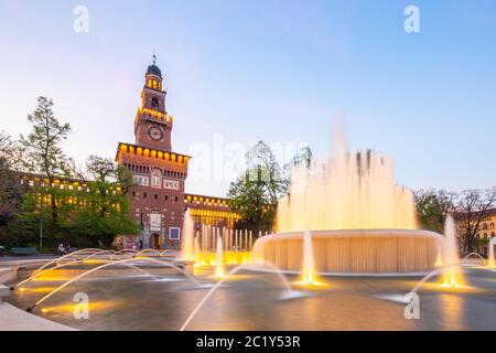 Castello Sforzesco punto di riferimento a Milano Foto Stock